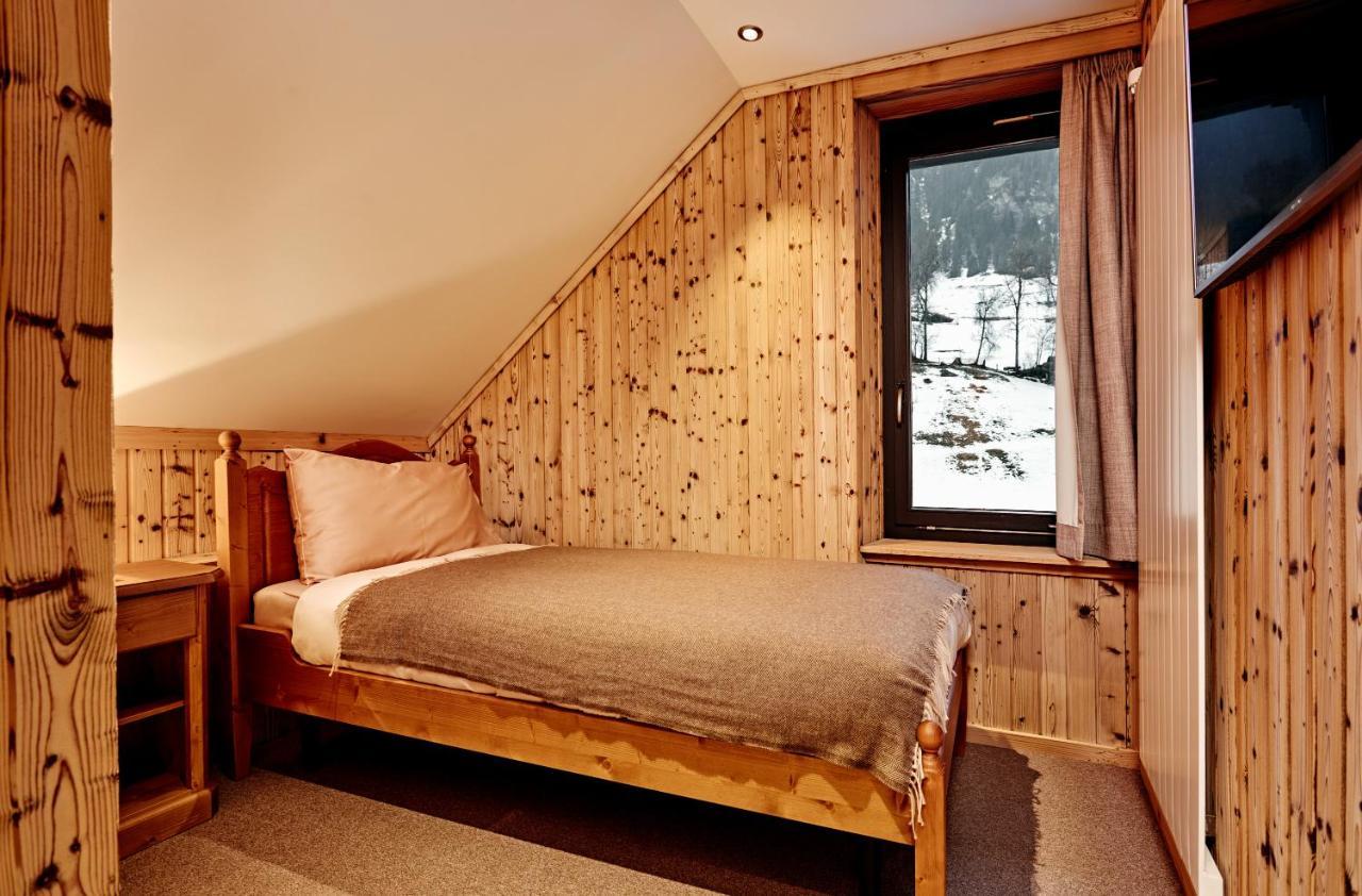Sanetsch Hotel *